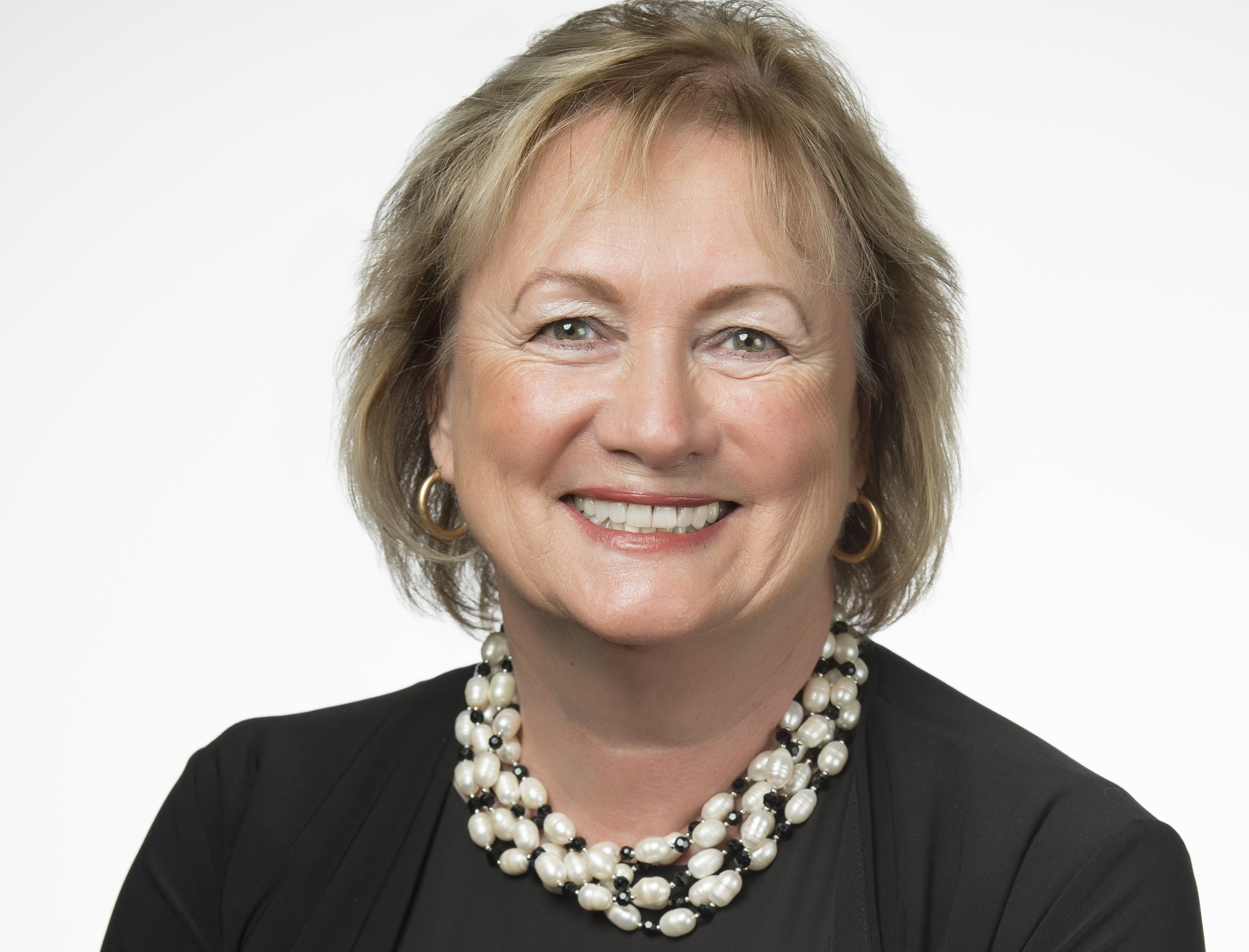 Cindy Mannes Bio Thumbnail.jpg
